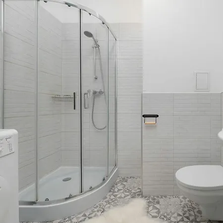 Cozy Mielczarskiego With Mezzanine In By Renters Lodz (Lodz)